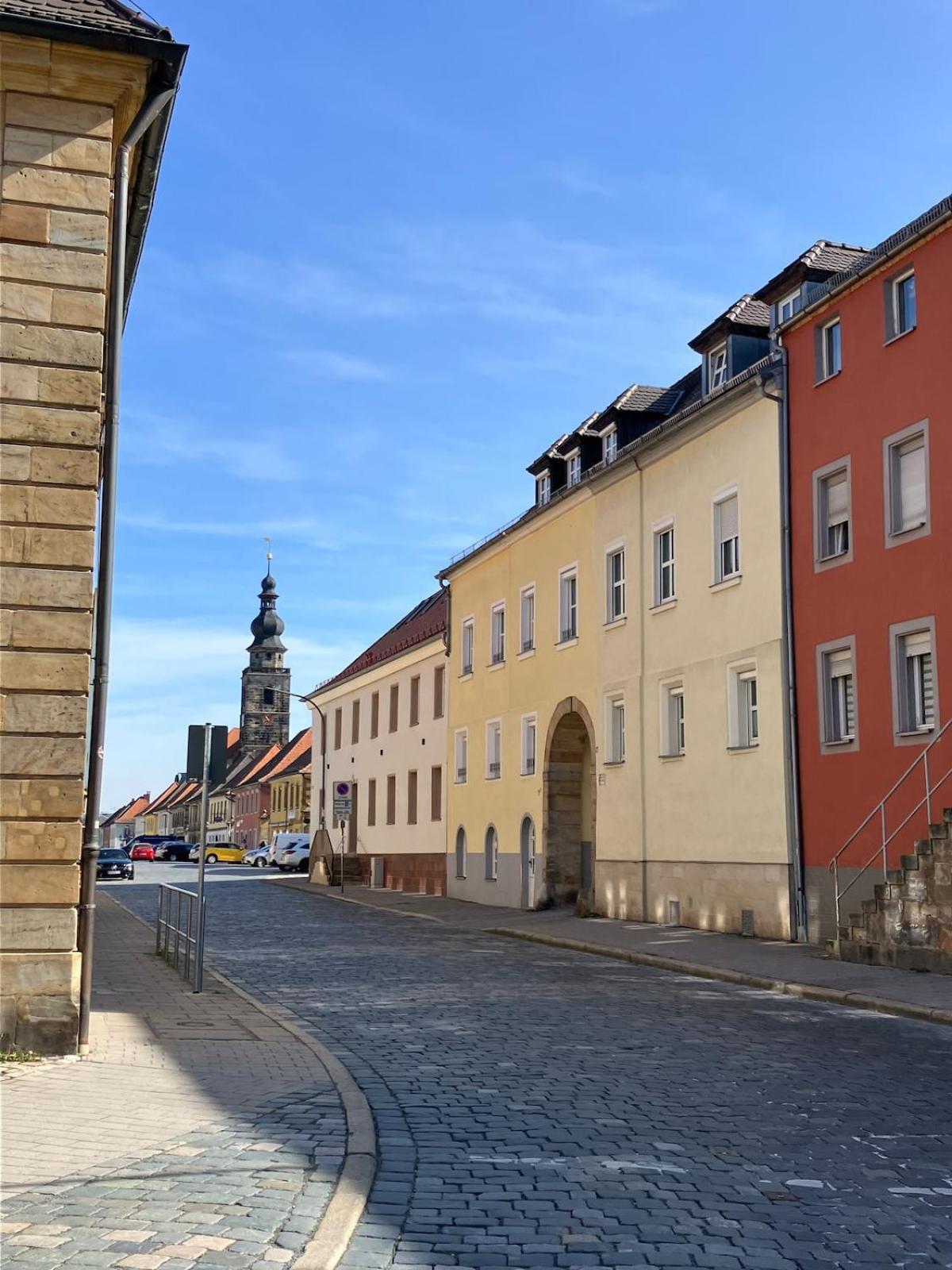 Lebendige Mit Wohlfuehlcharakter Appartement